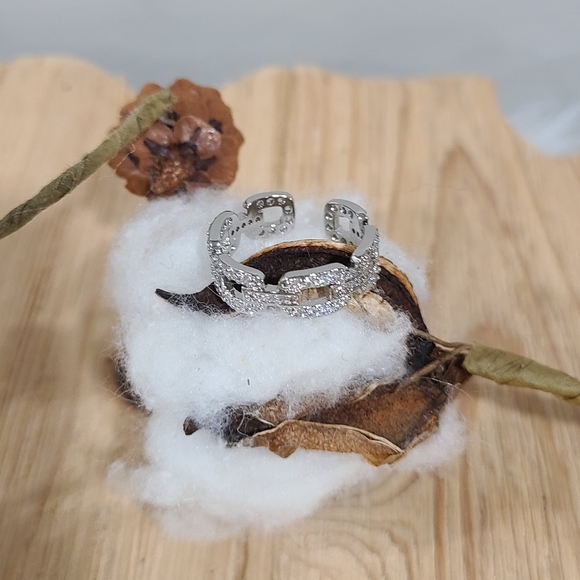 ⛓️⛓️NEW⛓️⛓️PRETTY!! Chain Link Adjustable Ring in SILVER - Picture 7 of 15